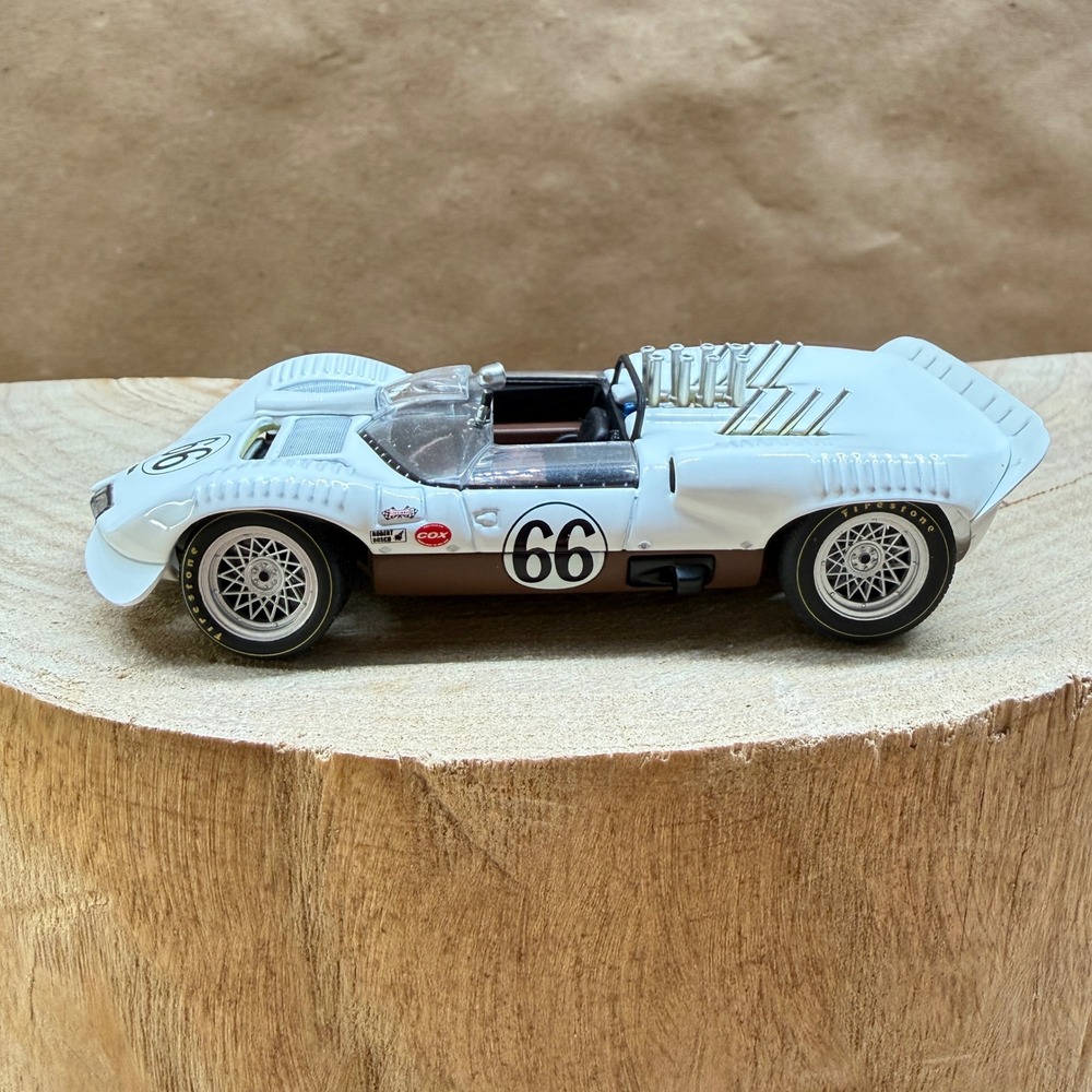 AUTOart 1:43 Chaparral 2A #66 Cox Robert Bosch Jim Hall Diecast Race Car